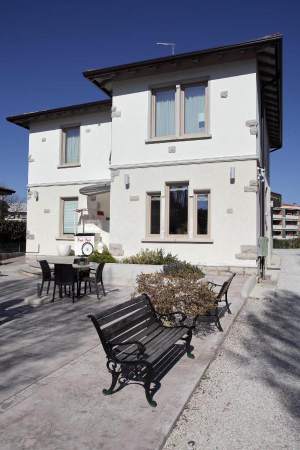 Residence Villa Frio Frio Ronchi Dei Legionari Buitenkant foto